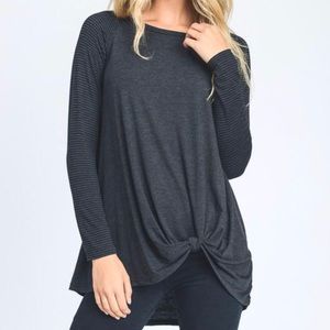 💕The Talia Twisted Hem Long Sleeve Top!!💕